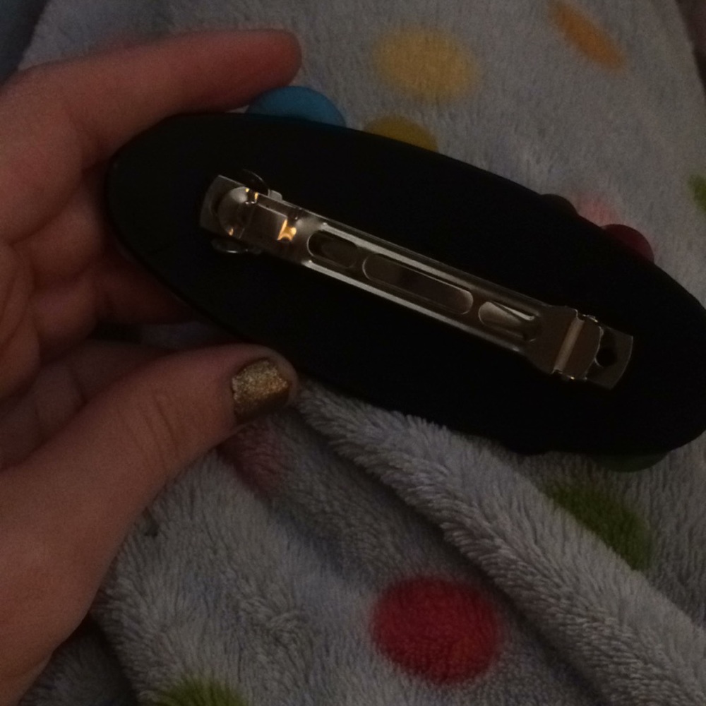 Hand-made button barrette - Picture 2 of 2